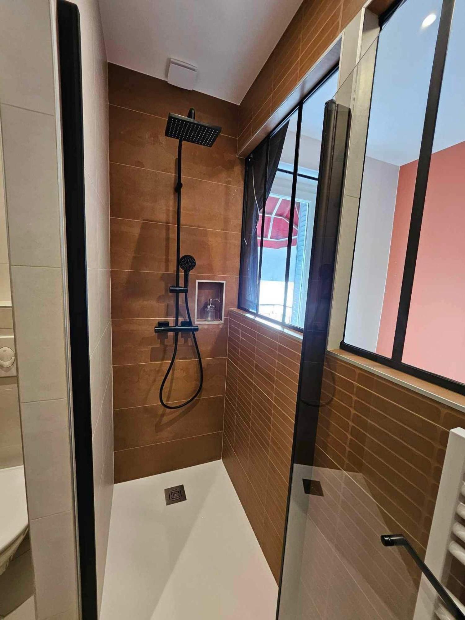 Hotel La Bonne Hotesse 샹봉 쉬르 라크 외부 사진