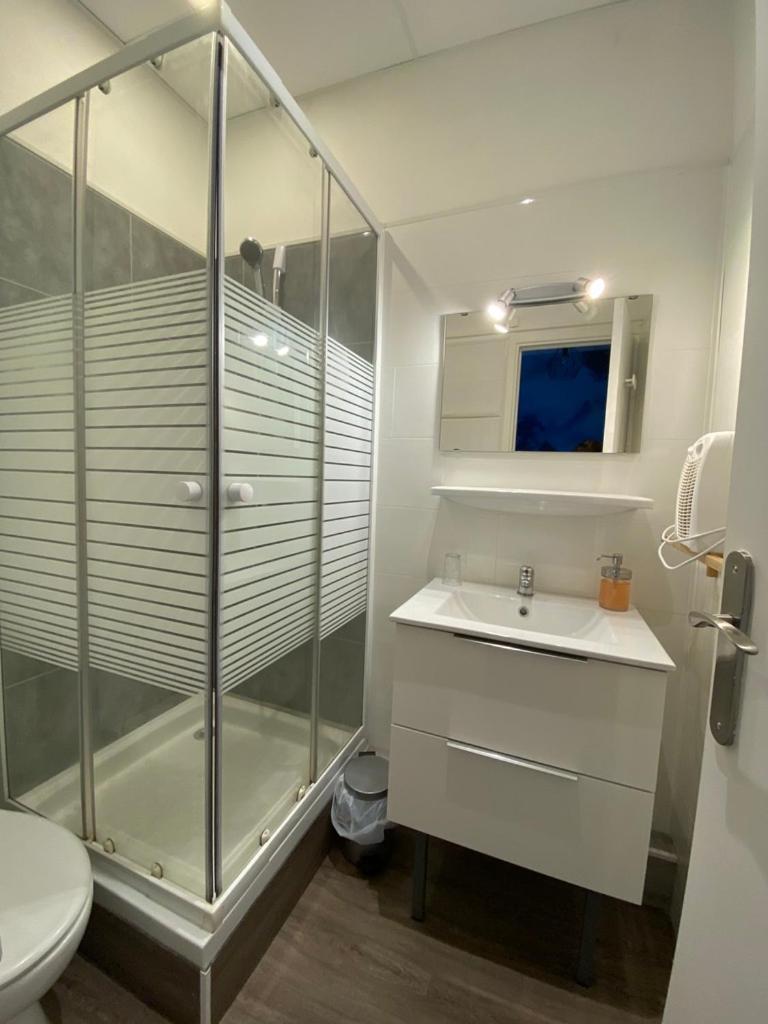Hotel La Bonne Hotesse 샹봉 쉬르 라크 객실 사진